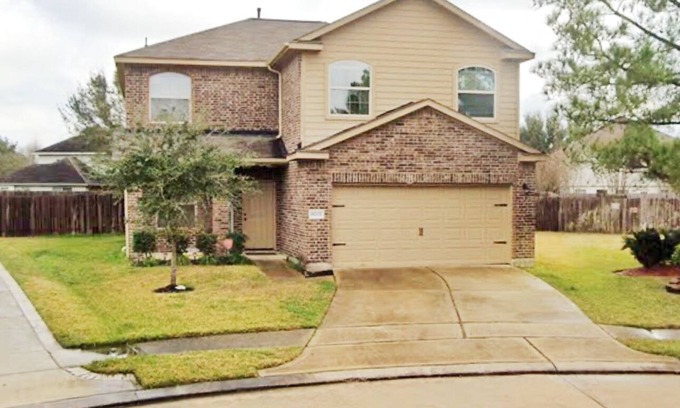 Barker House | Spacious 4BR/2.5bath/Game RM/Pet Friendly house- Extended Stays Welcome