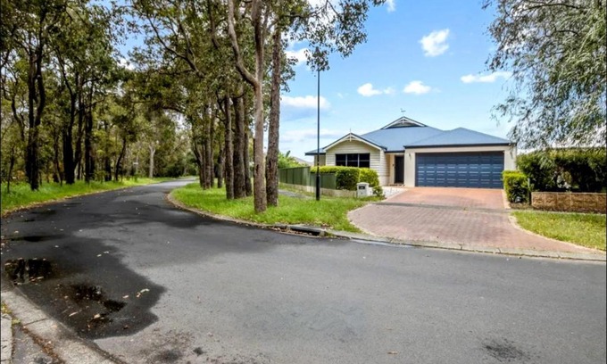 Vasse House | Spacious 4x2 Southwest Gem Perfect for Two Families, Steps from Top Attractions with Fun Spaces for Kids, separate areas for Adults and Big Savings