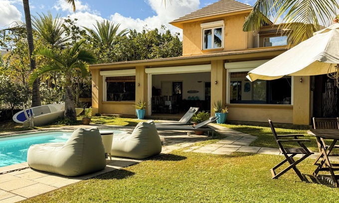 Black River Villa | Spacious 5-bedroom villa in wonderful Rivière Noire with WiFi, AC