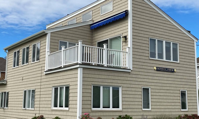 Mystic - New London House | Spacious 5-bedroom, 2.5-ba Overlooking Water, Pets Welcome in Groton Long Point