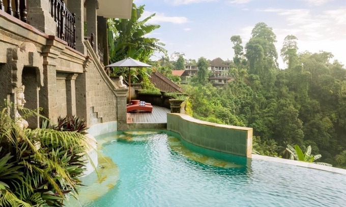 Melayang Villa | Spacious 5-Bedroom Jungle-View Villa in Ubud