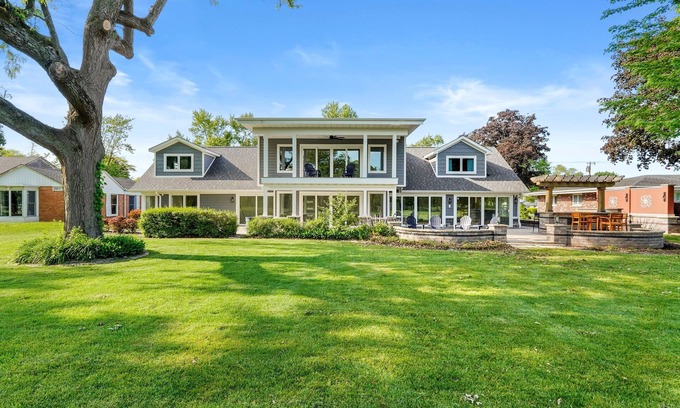 Merrillville House | Spacious 5-Bedroom Golf Course Home Perfect for Getaways & Special Occasions