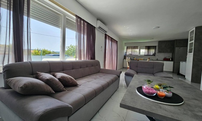Vrsine Villa | Spacious 5-bedroom villa with pool, WiFi, AC, parking