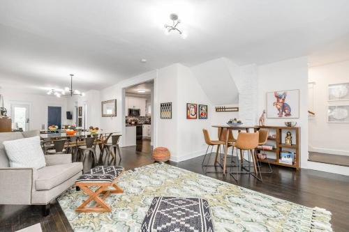 South Hyde Park House | Spacious 5BR/5.5BA Near Plaza & Museum