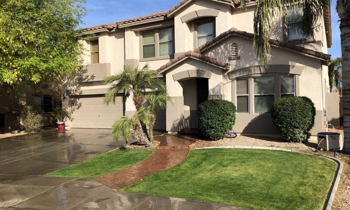 Mesa House | Spacious 6 bedroom home in east Mesa
