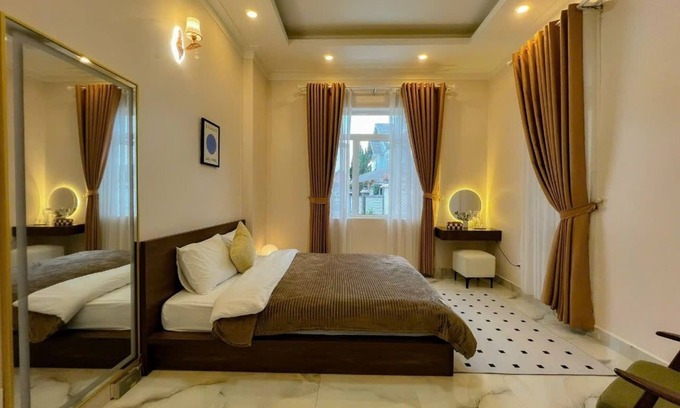 Da Lat Villa | Spacious 7BR-9BA villa in Da Lat 16 Guests peaceful Hills View.