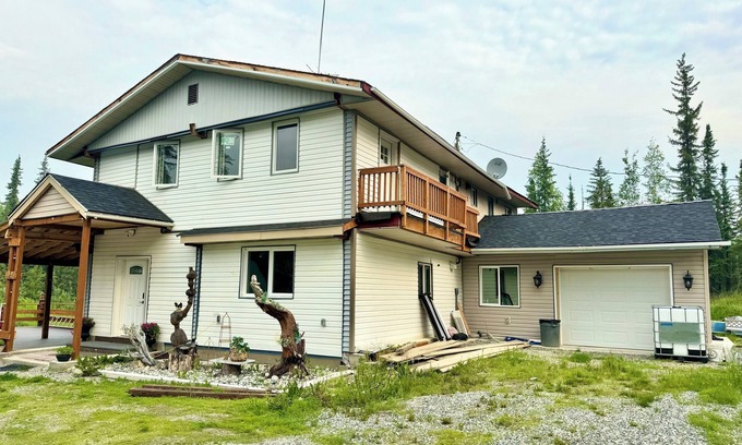 Fairbanks House | Spacious 8-bedroom building in welcoming Fairbanks with WiFi