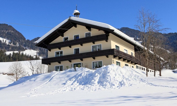 Itter Apartment | Spacious accommodation, 1.2 km to the ski lift