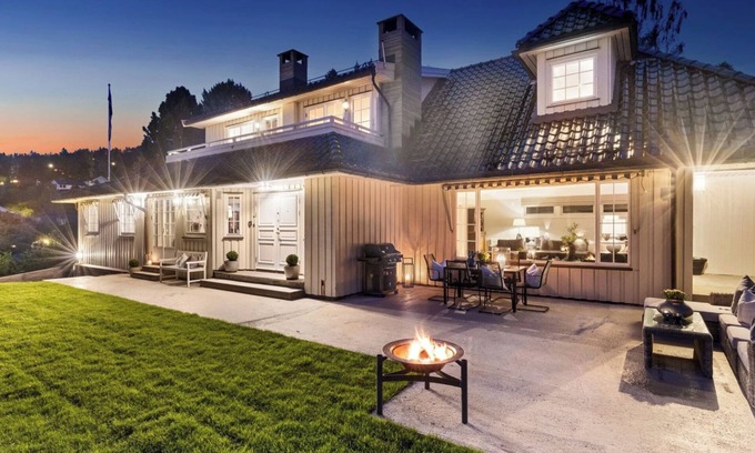 Holmenkollen Villa | Spacious and beautiful villa in Holmenkollen hill with parking