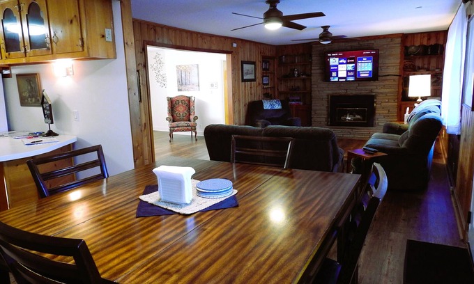 Terry Sanford House | Spacious and Comfortable, House and Garden close to Everything