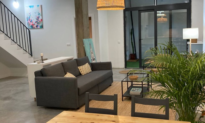 Tabladilla-La Estrella Apartment | Spacious and cozy apartment with courtyard near Plaza de España