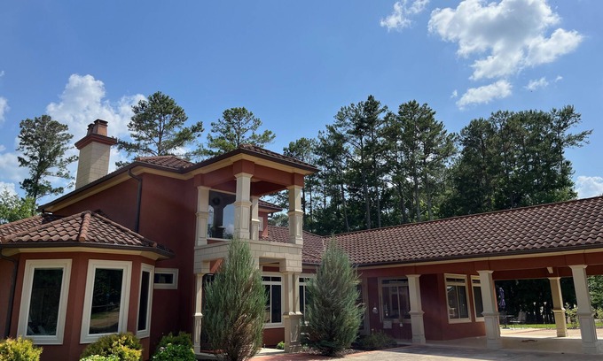 Wedowee House | Spacious and luxurious house on the lake, with guest boat slip and home theater
