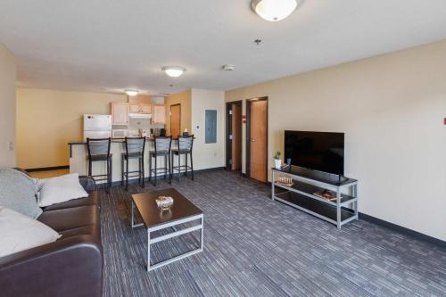 Ontario Apartment | Spacious and Modern Stay to Relax & Recharge