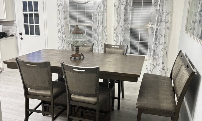 Englewood House | Spacious and Spotless Townhouse in Englewood, Close to DTC & Denver