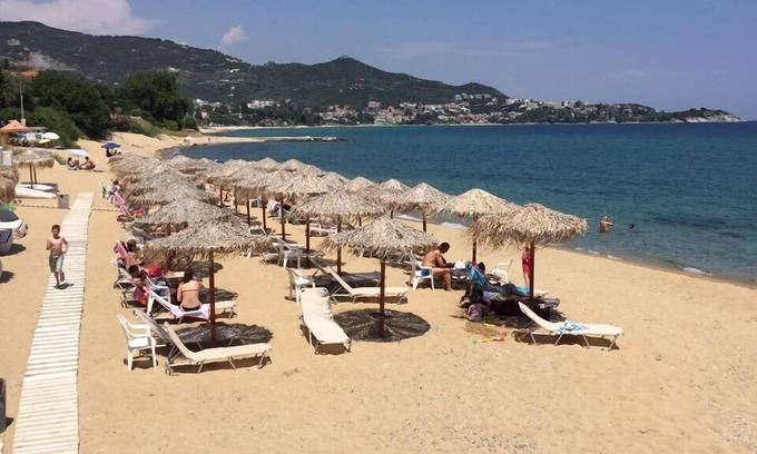 Kavala Apartment | Spacious apartment directly by the sea 2 floors