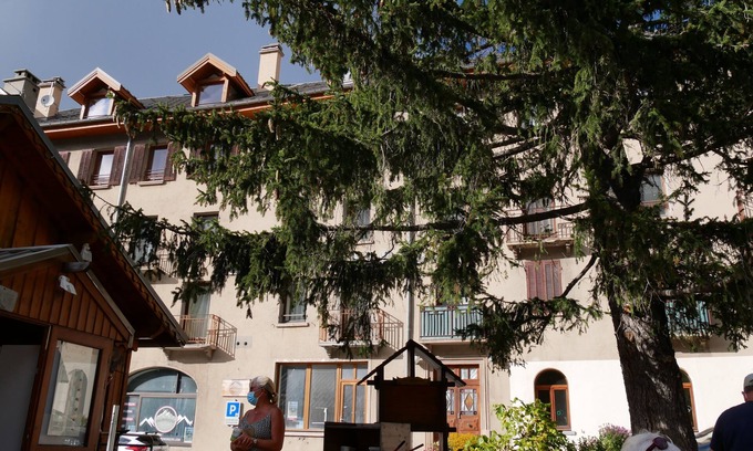 La Grave Apartment | Spacious apartment in the center of La Grave