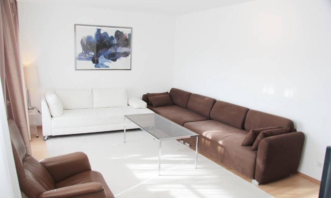 Am Pragfriedhof Apartment | Spacious apartment in the heart of Stuttgart