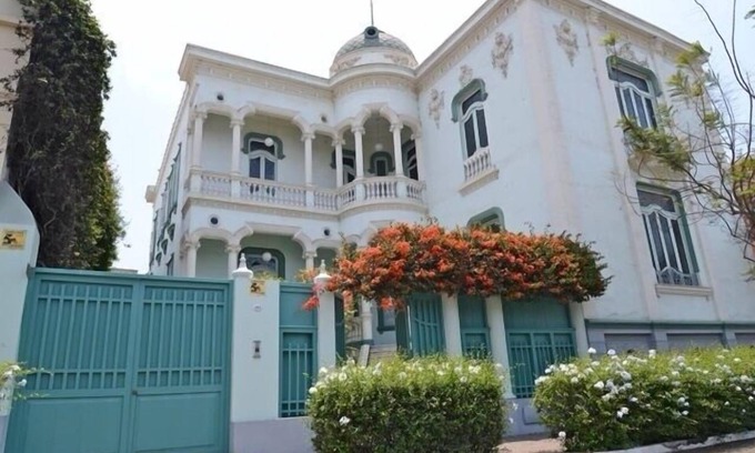 Barranco Apartment | Spacious apartment in the gardens of a fairy tail Monumental Mansion
