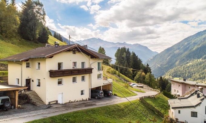Tobadill Apartment | Spacious apartment on the edge of the forest