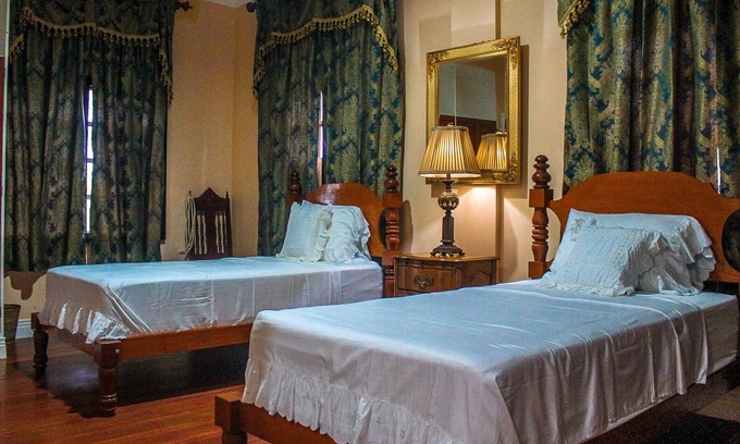 Malitbog Apartment | Spacious Apartment with Sea and Mountain Views
