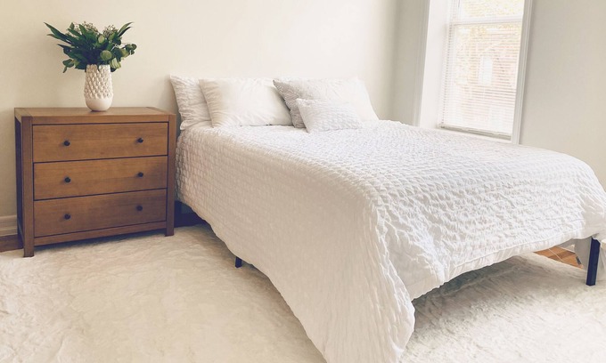 Bay Ridge Apartment | Spacious apt in SW Brooklyn on a tree-lined st. 10min to R train, 9min to Ferry.