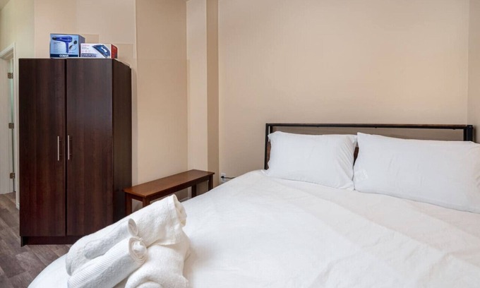 Beverly Hills Apartment | Spacious Apt Sleeps 3 in BH!
