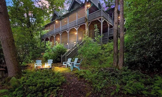 Blue Ridge Cabin | Spacious Cabin for 14 on Fightingtown Creek – Private Trout Fishing Retreat