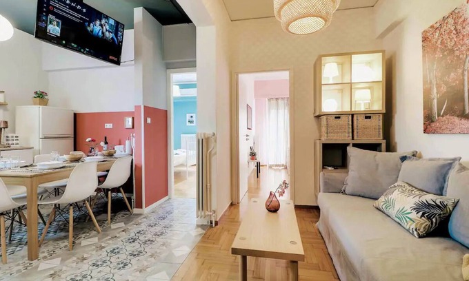 Athens City Centre Apartment | Spacious Central Flat 3min to Metro AC Netflix PC!