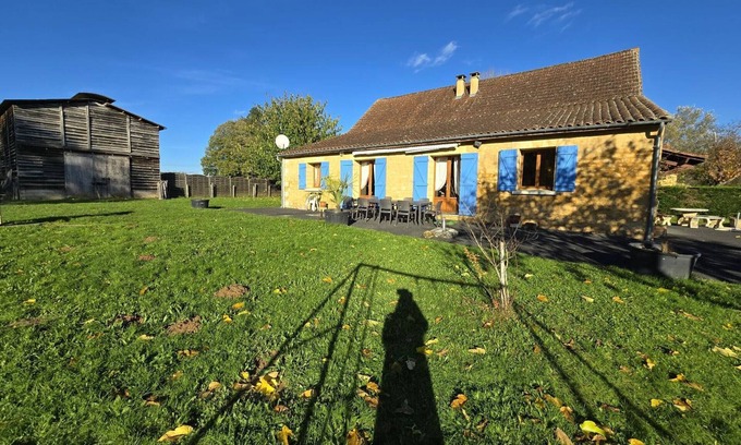 Calviac-en-Perigord Cottage | Spacious Country House with Garden, Near Sarlat and Dordogne Sites
