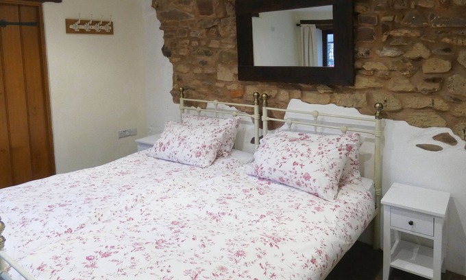 Cullompton House | Spacious Converted Barn on a Flower Farm, Devon Countryside, Family Friendly