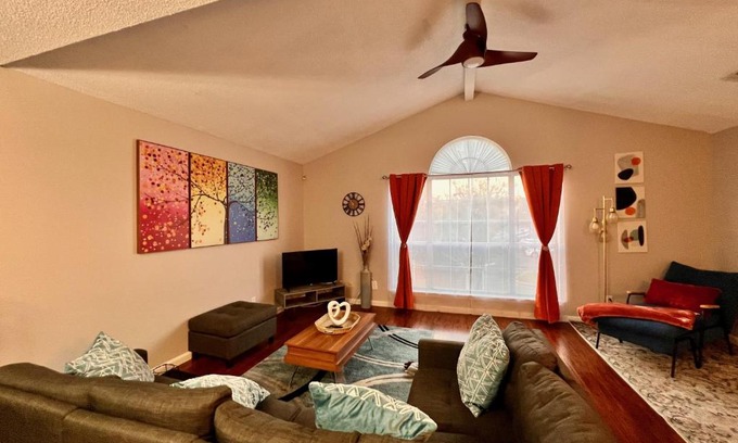 Madison Apartment | Spacious Corporate Condo - 2bd/2ba