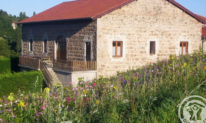 Gumieres Cottage | Spacious cottage with garden and fireplace in Gumières