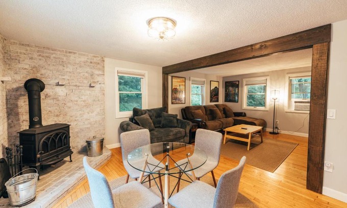 Freeport House | Spacious Country Home Freeport, 5 min to LL Bean!