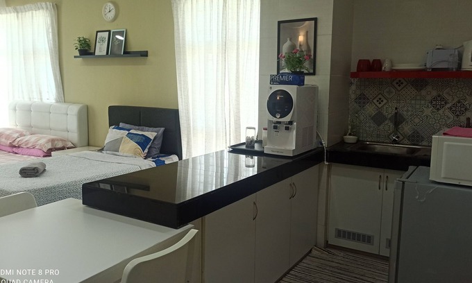 Kampung Telaga Nibong Apartment | Spacious & Cozy Studio W/ POOL 5min to Pasar Siti Khadijah. Free WI-FI, NETFLIX