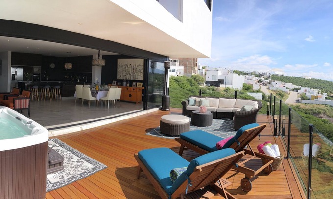 Queretaro Municipality House | Spacious & design ★ 5 br Luxury @ Juriquilla ★ ≅Jacuzzi