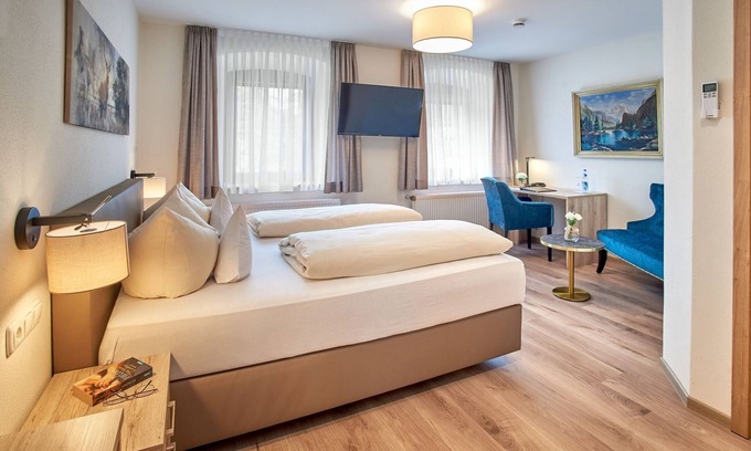 Neustadt an der Donau Apartment | Spacious double room "Theresia" (22sqm) with small living area