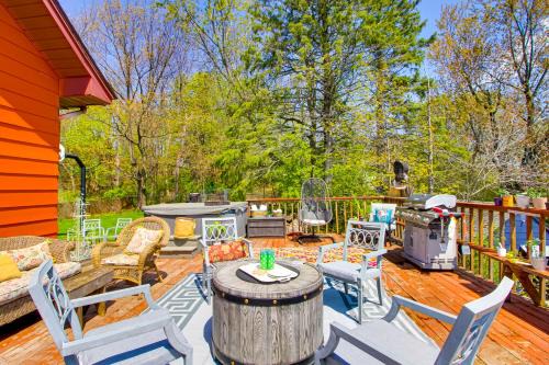 Duluth House | Spacious Duluth Home about 4 Mi to Lake Superior!