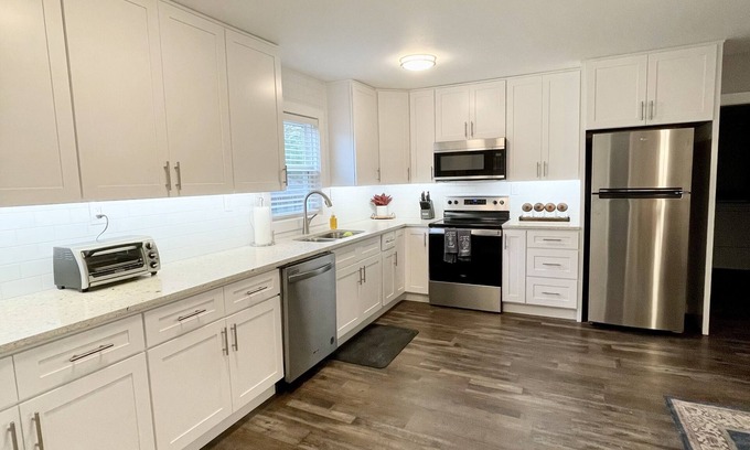 Wylie House | Spacious family friendly historic home within walking distance of downtown Wylie
