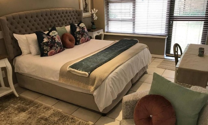 Stellenbosch Villa | Spacious family house with outside entertainment area & garden, child friendly.