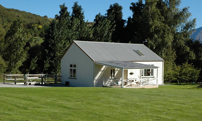Speargrass Flat Apartment | Spacious, family studio apartment below Coronet Peak