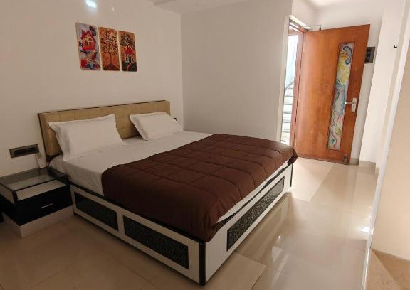 Sanpada Apartment | Spacious Garden Facing 2 BHK in Sanpada 5 mins from DY Patil Stadium