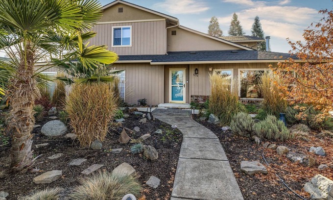 Central Point House | Spacious Gated Home with Private Covered Hot Tub, Indoor Sauna & Firepit