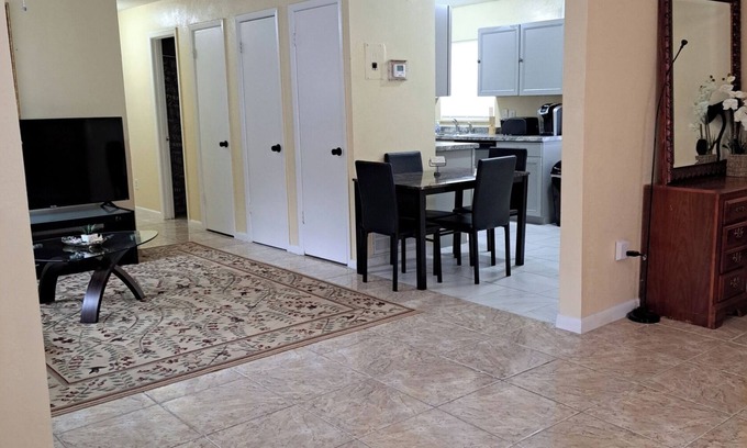 Carver Shores House | Spacious getaway in Orlando close proximity to tourist attractions