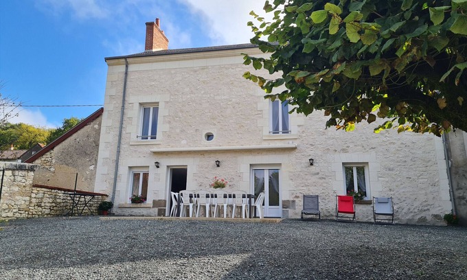 Lye Cottage | "Spacious Gîte near Beauval Zoo - Family-Friendly with Private Courtyard and BBQ"