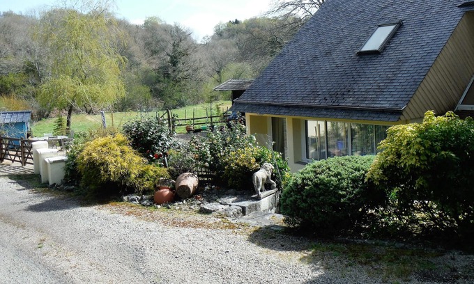 Huelgoat Apartment | Spacious Gite Situated In Beautiful Countryside easy walk to Huelgoat village