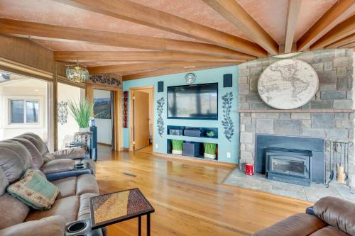 Grand Junction House | Spacious Grand Junction Home Rental with Mtn Views!