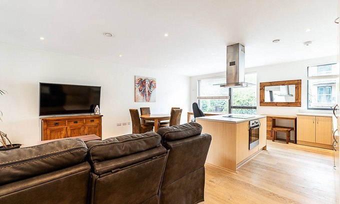 Greenwich West Apartment | Spacious Greenwich Flat with Balcony