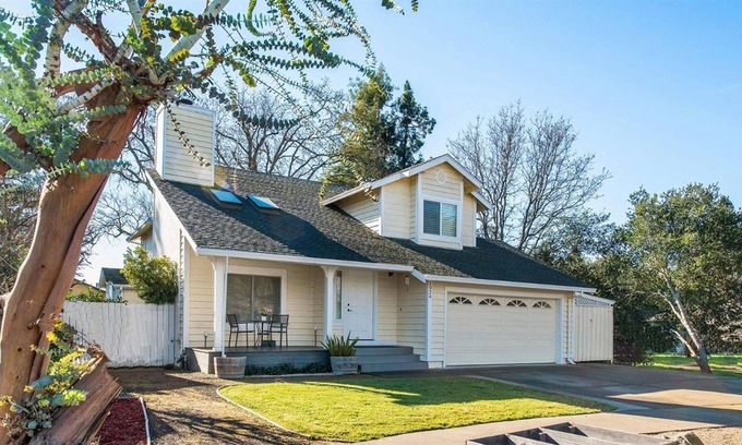 Santa Rosa House | Spacious group getaway with fenced yard, firepit, deck & outdoor dining area