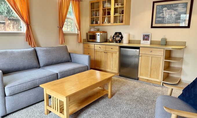 Marine Terrace Cottage | Spacious guest house, fireplace, king bed