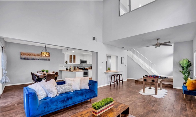 Ardenwood House | Spacious high ceiling home in Fremont | Private Yard | King Bed